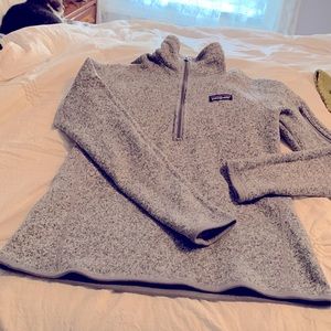 Ladies Patagonia Sweater/Sweatshirt in VGC. Size Small.